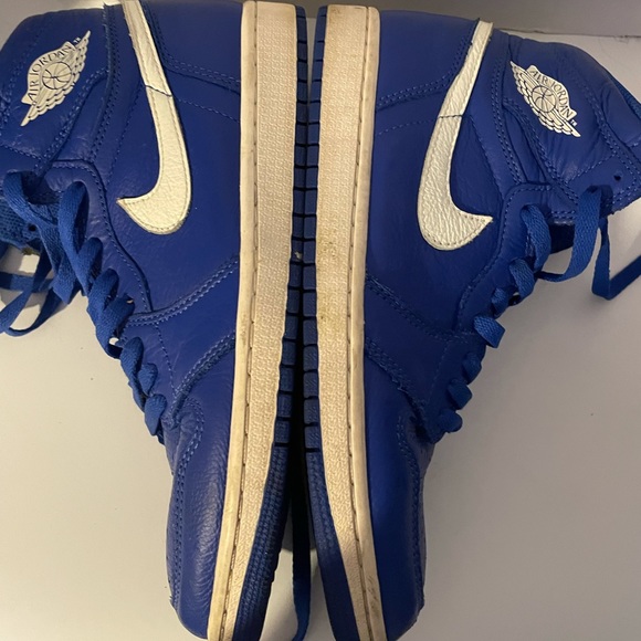 Jordan 1 Retro High
Hyper Royal royal blue jordan1 - Picture 2 of 11
